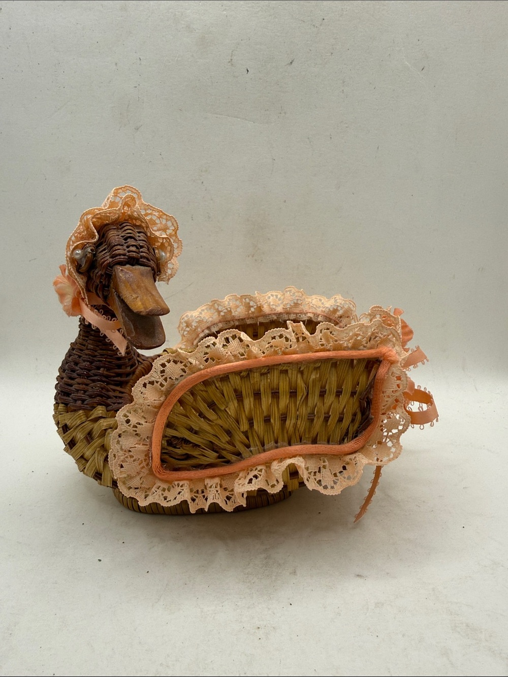 Vtg Wicker Duck Goose Basket Lace Trim Country Cottage Decor Collectible Chic